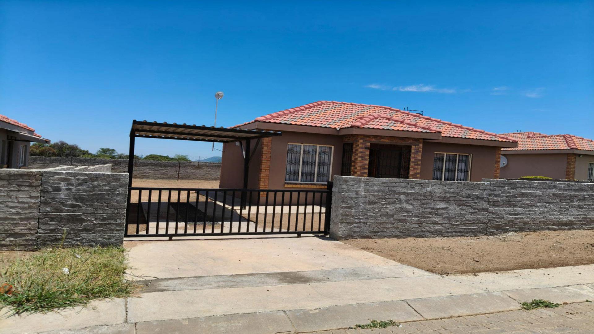 Front View of property in Mogwase