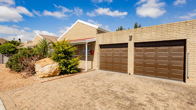 3 Bedroom House for Sale For Sale in The Crest - MR704309