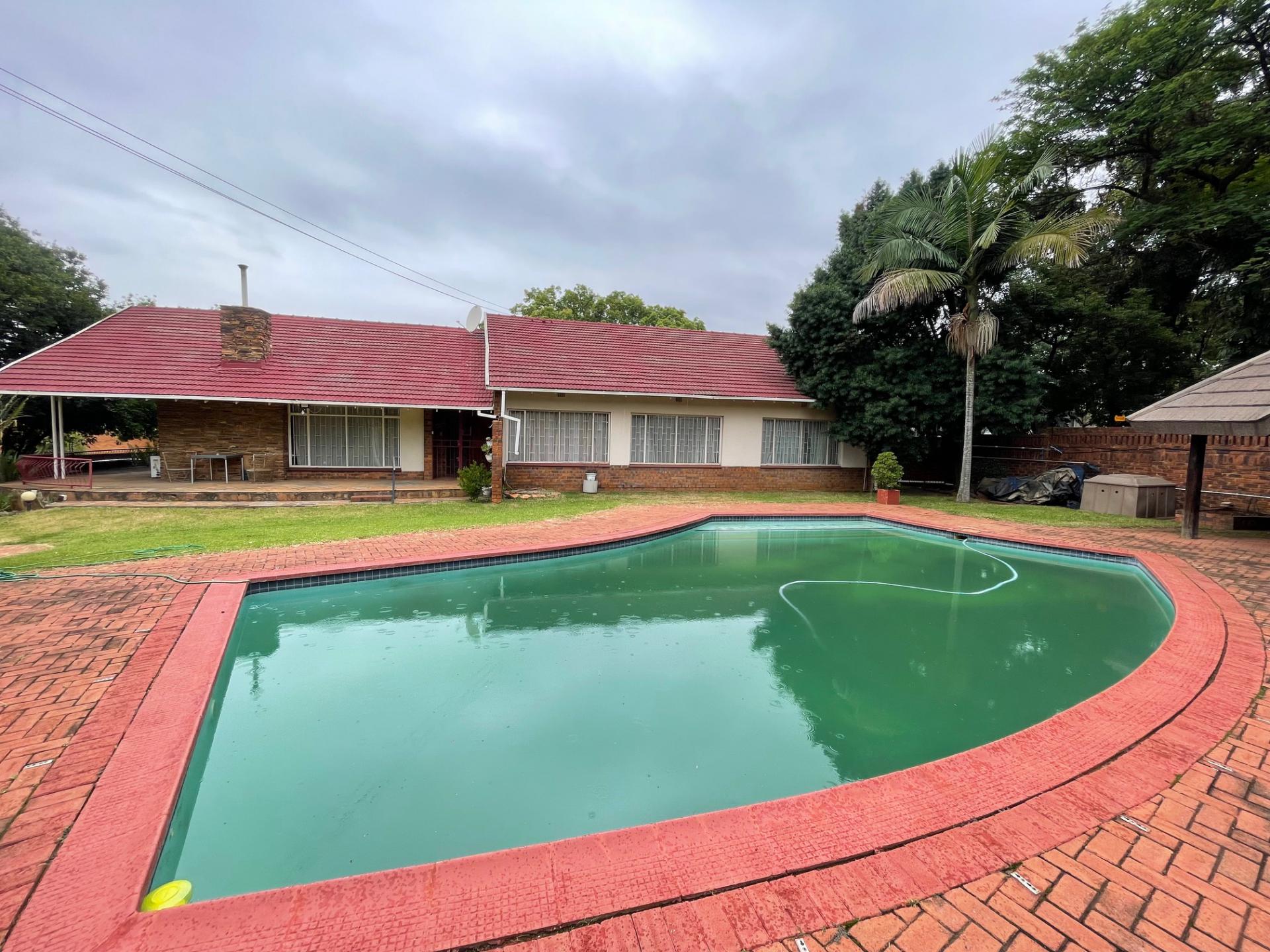  of property in Lynnwood Glen