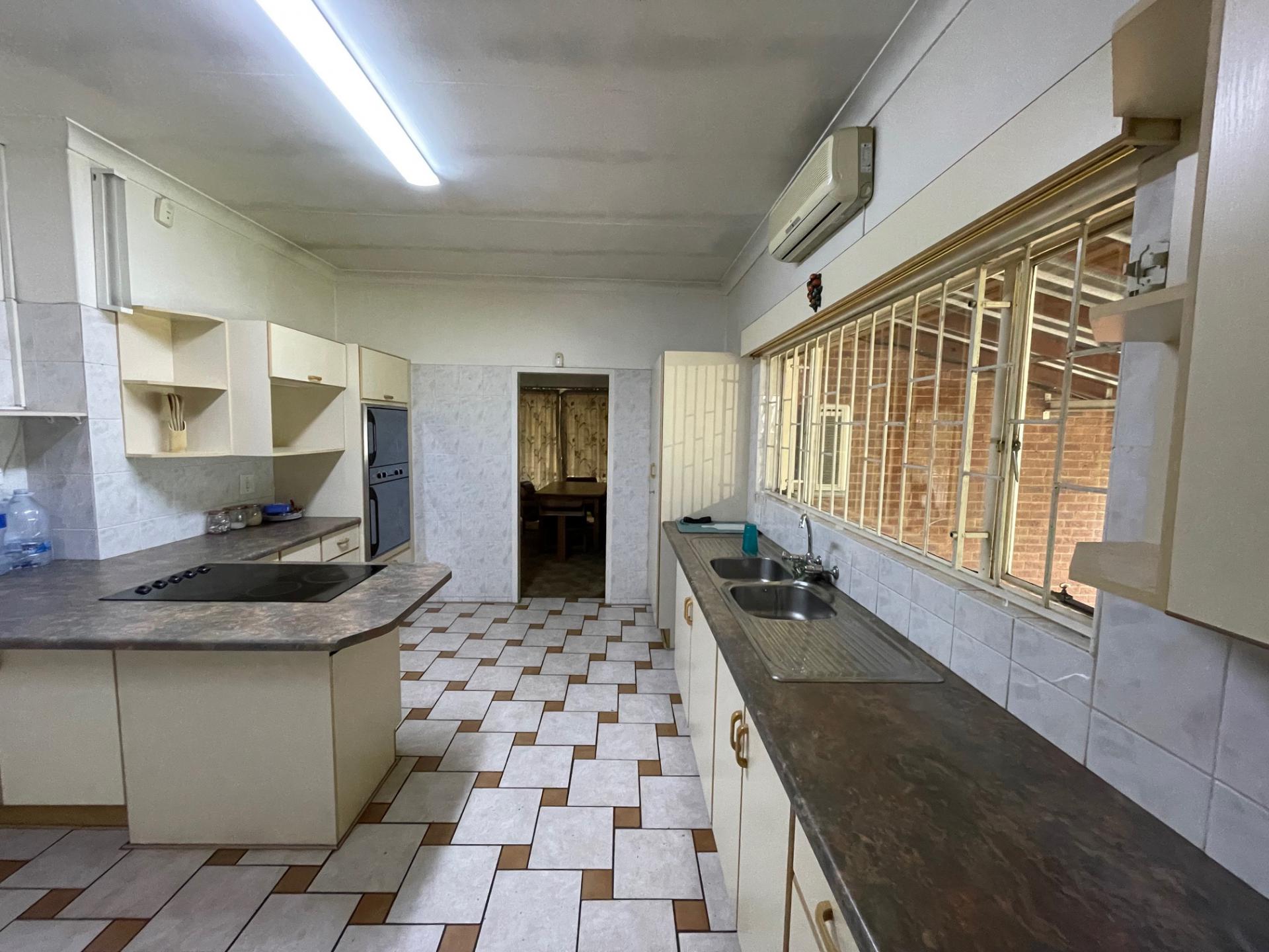  of property in Lynnwood Glen