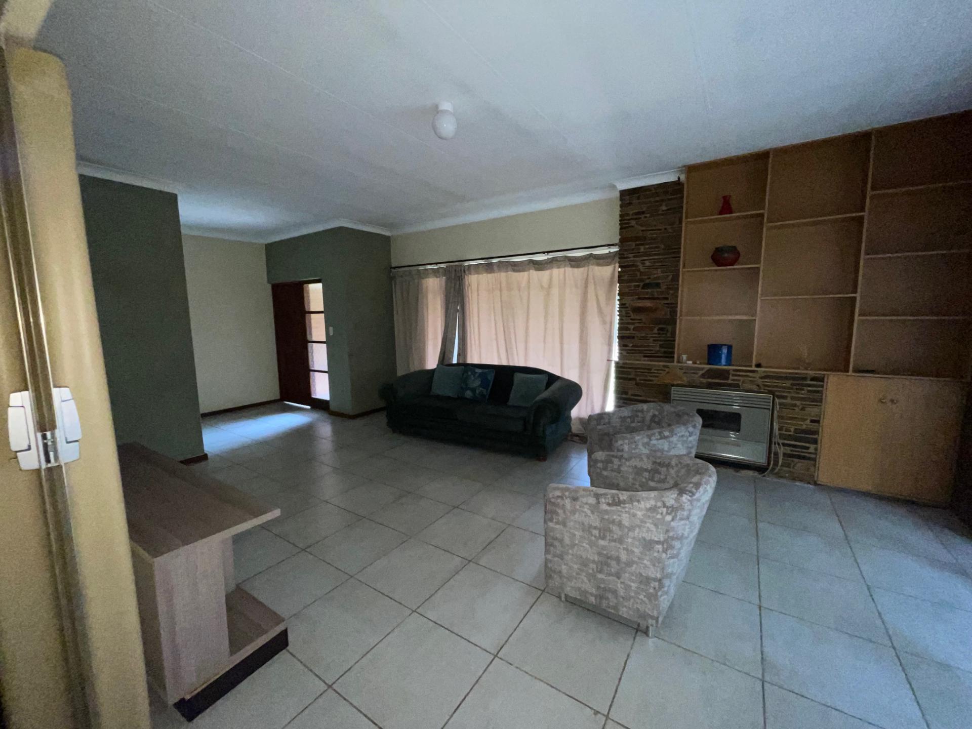  of property in Lynnwood Glen