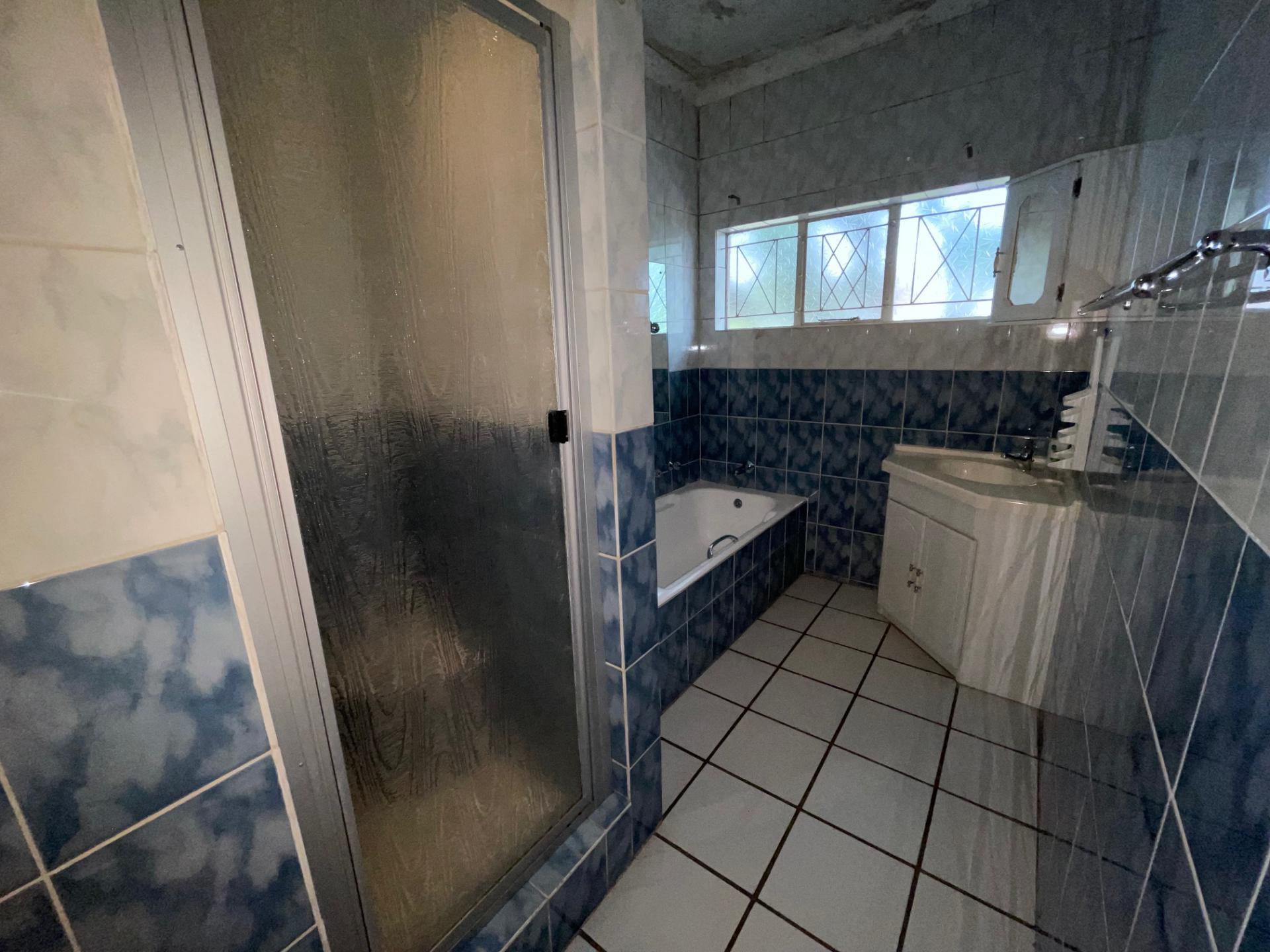  of property in Lynnwood Glen