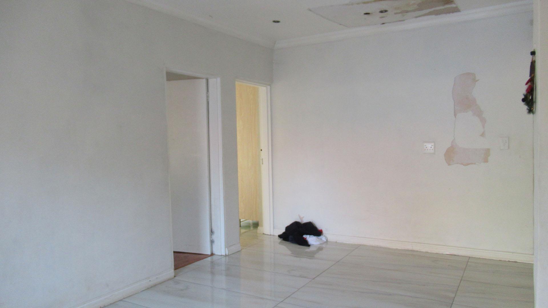 Spaces - 45 square meters of property in Fourways