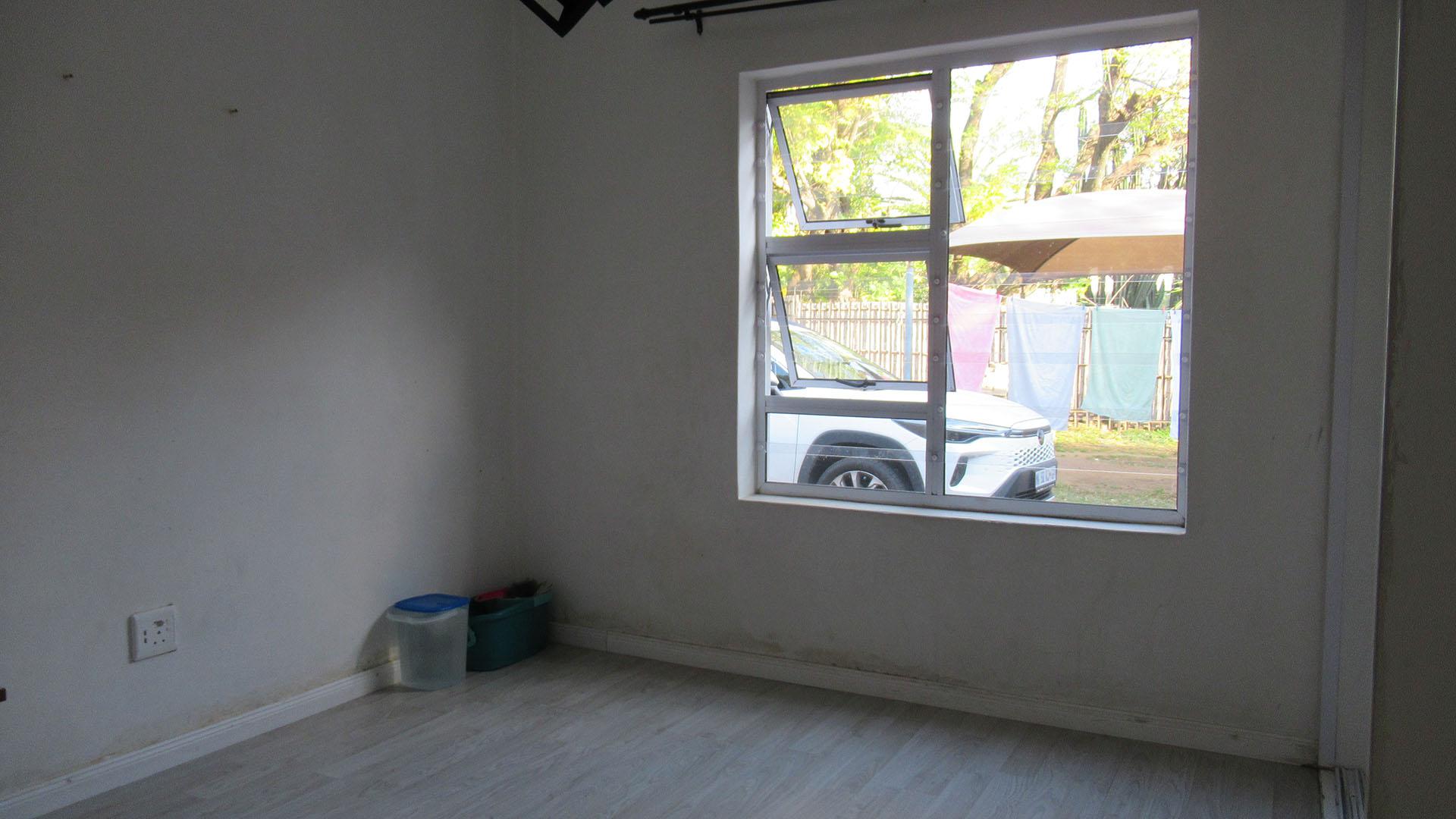 Bed Room 2 - 12 square meters of property in Fourways