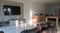 Lounges - 22 square meters of property in Fourways