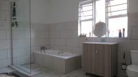 Bathroom 1 - 12 square meters of property in Fourways