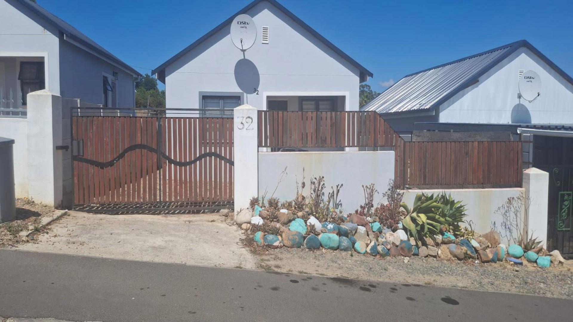 Front View of property in Lindida