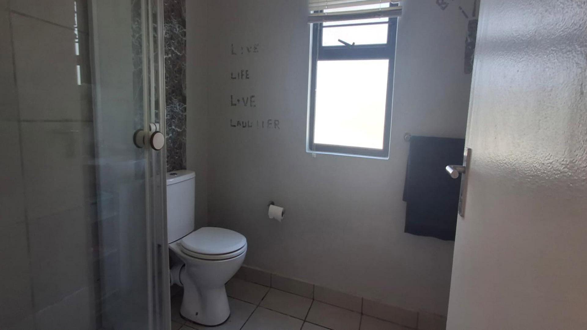 Bathroom 1 of property in Lindida