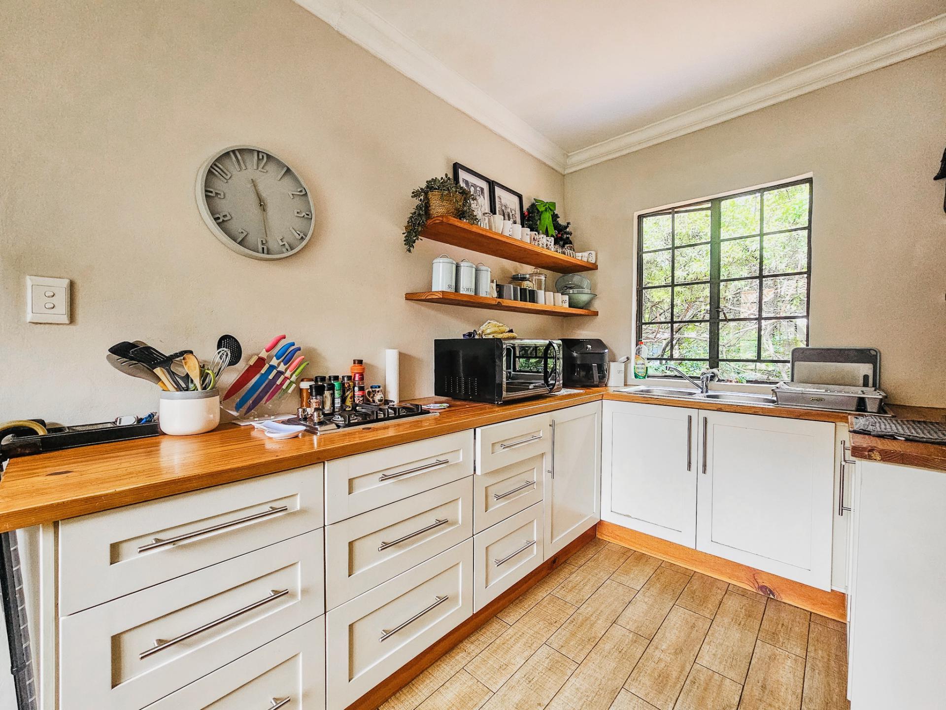  of property in Zwavelpoort