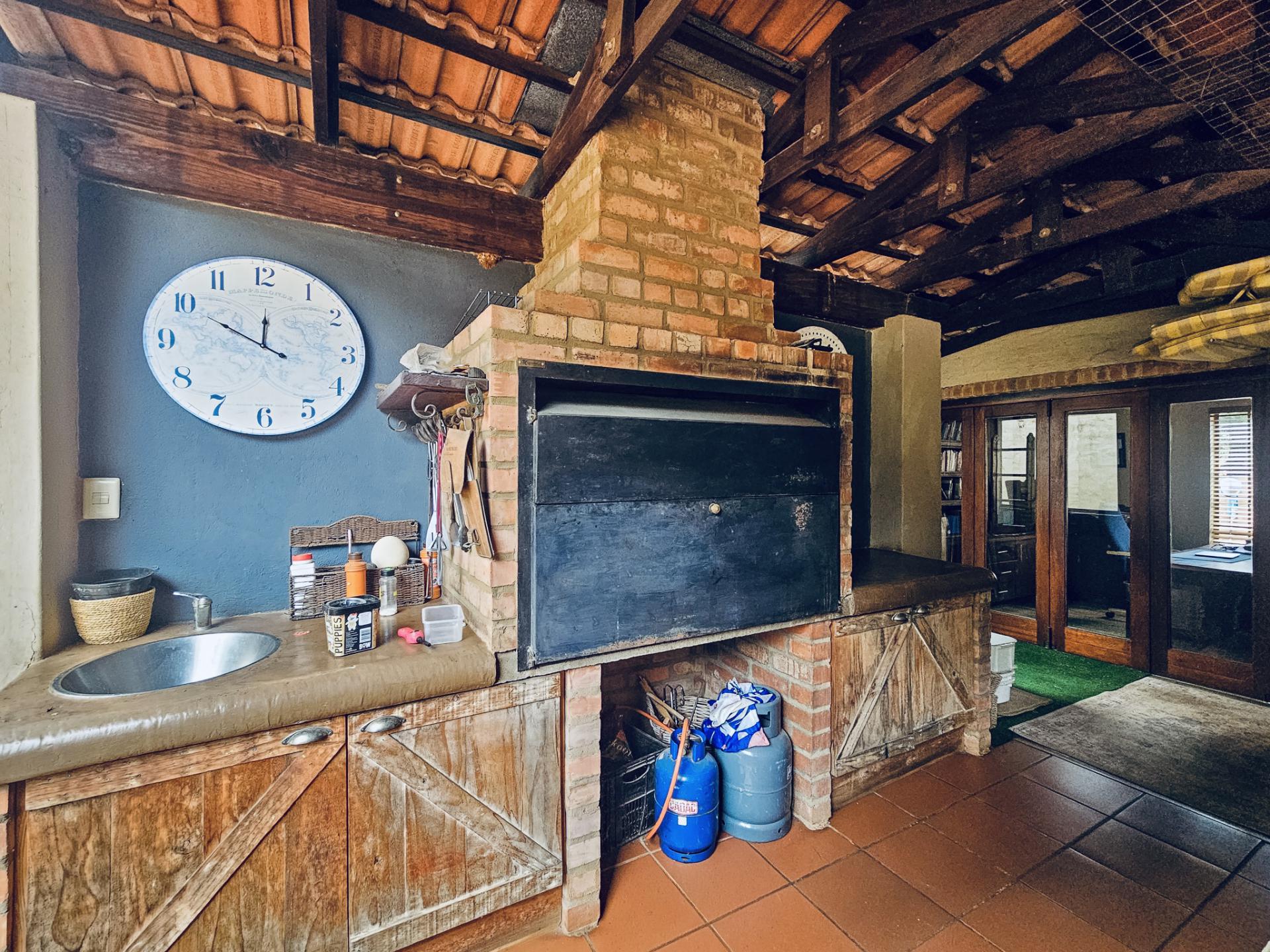  of property in Zwavelpoort