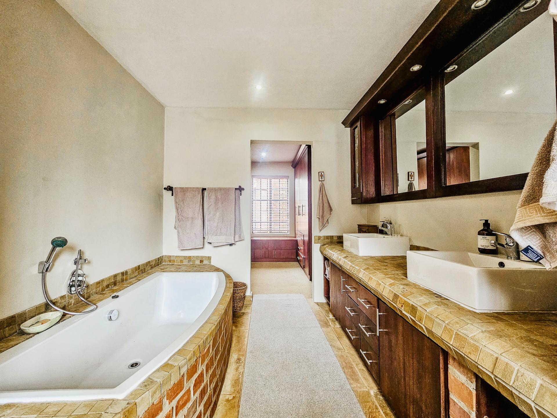  of property in Zwavelpoort