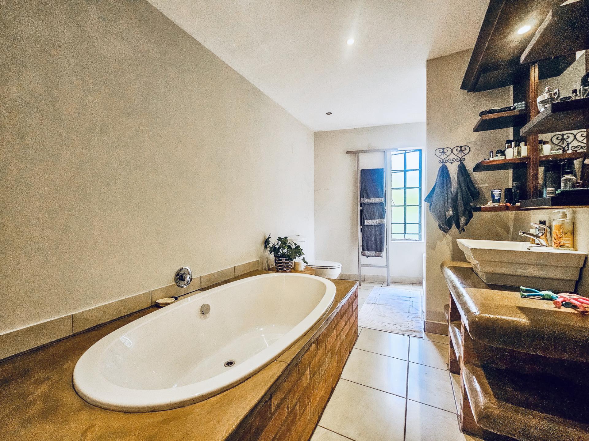  of property in Zwavelpoort