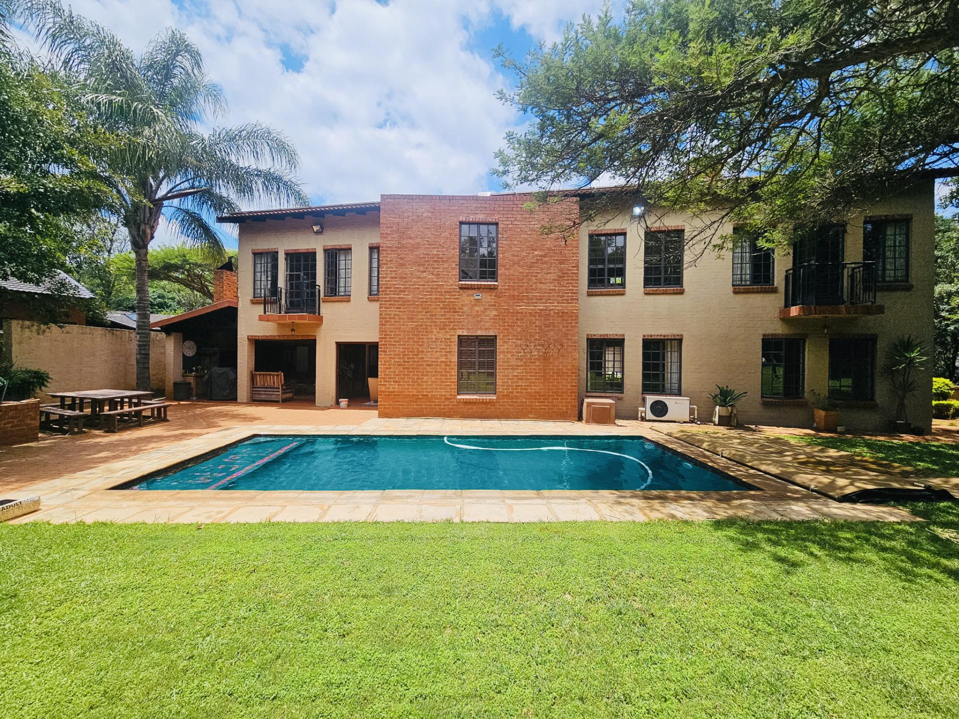  of property in Zwavelpoort