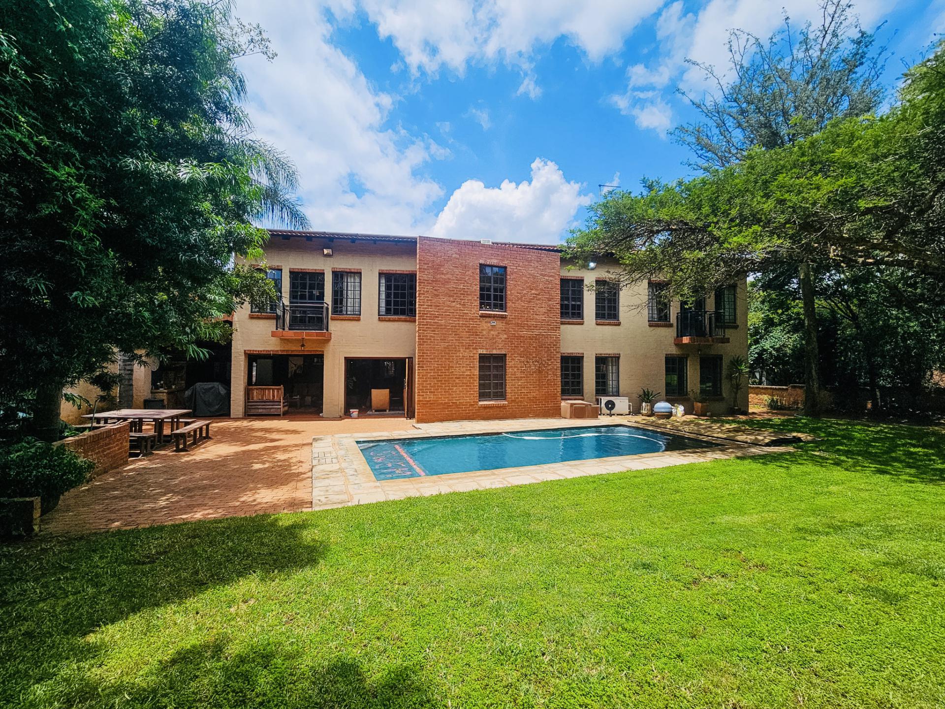  of property in Zwavelpoort