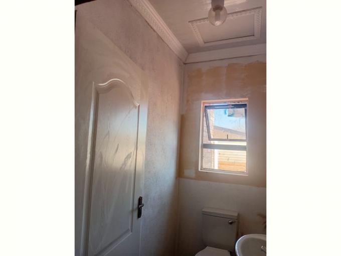 House for Sale For Sale in Lebowakgomo - MR704326