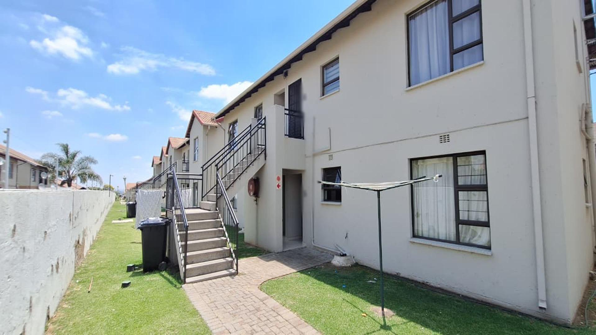 Front View of property in Parkrand