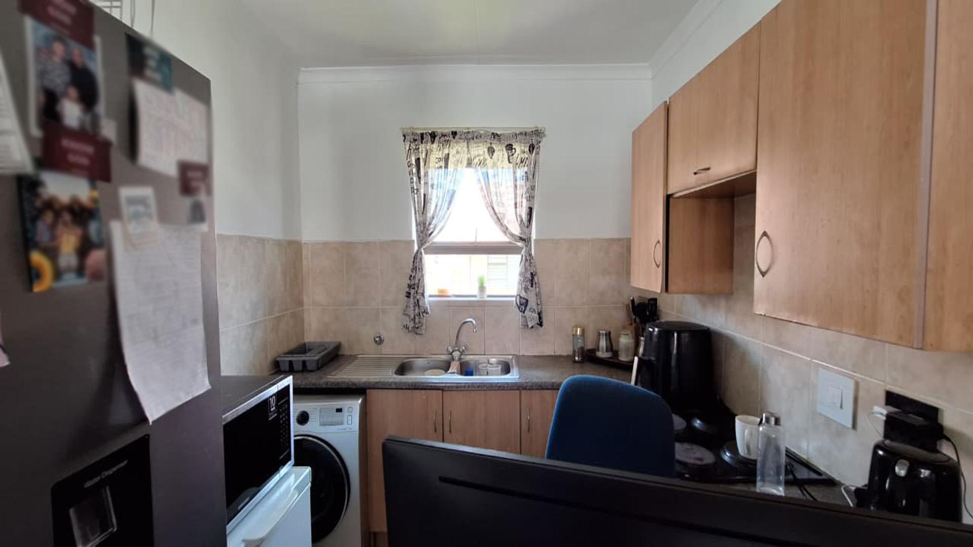 Kitchen - 7 square meters of property in Parkrand