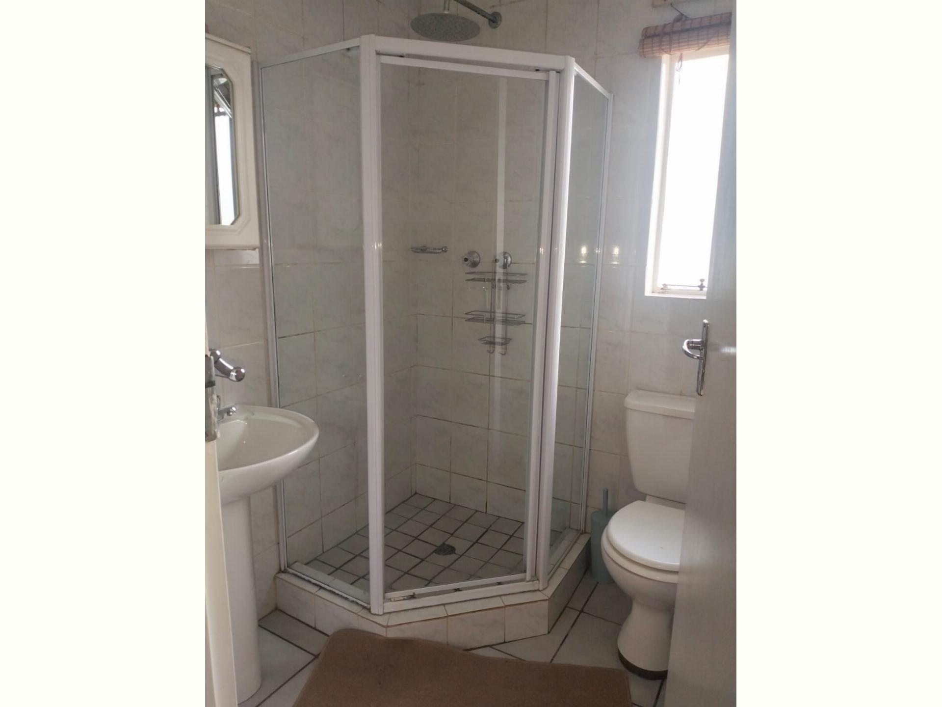  of property in Roodekrans