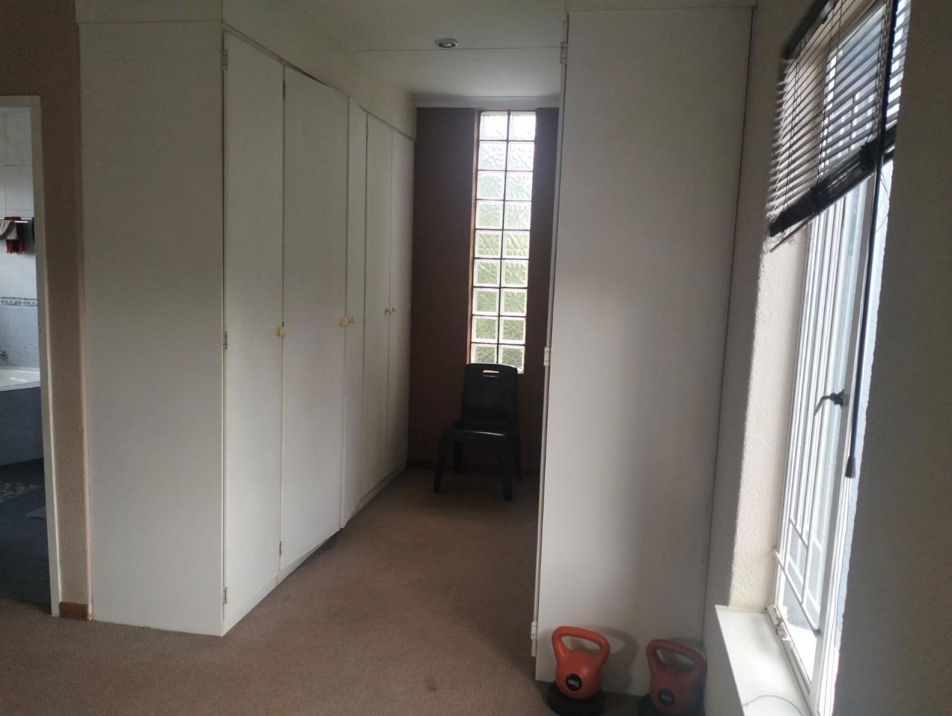  of property in Roodekrans