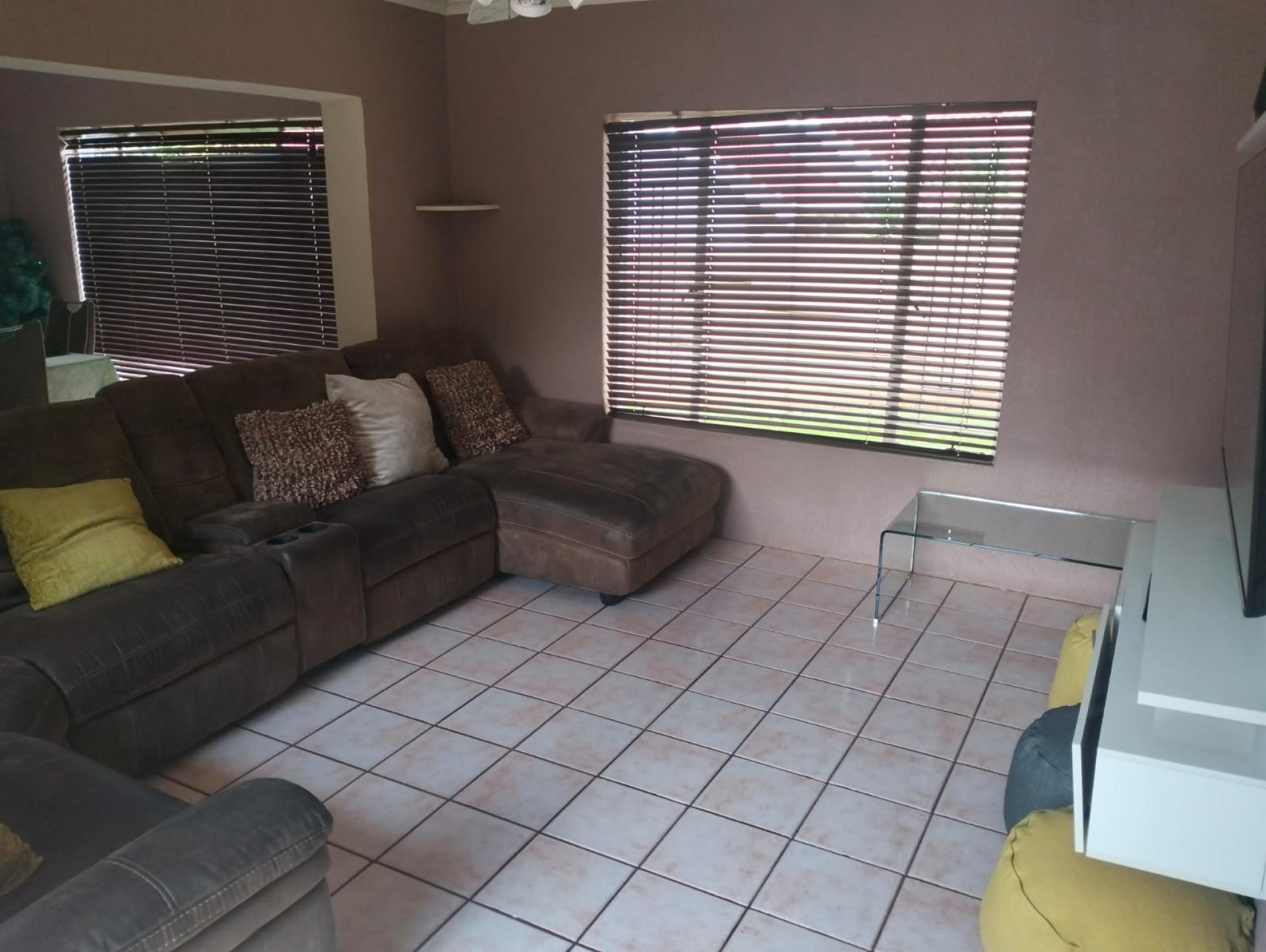  of property in Roodekrans