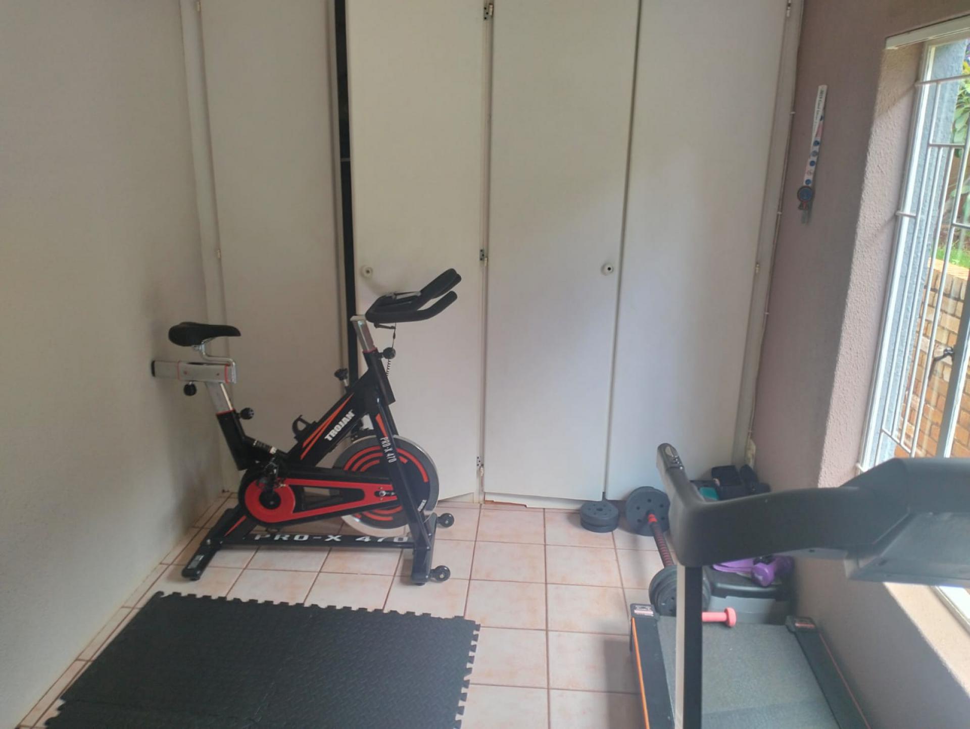  of property in Roodekrans