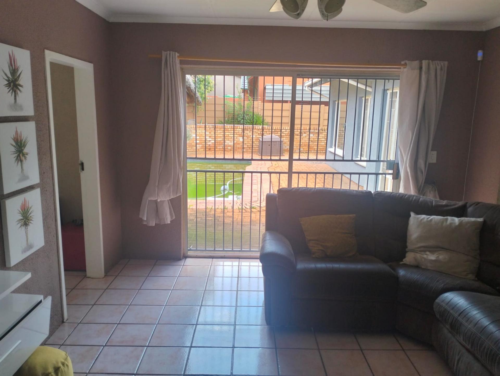  of property in Roodekrans