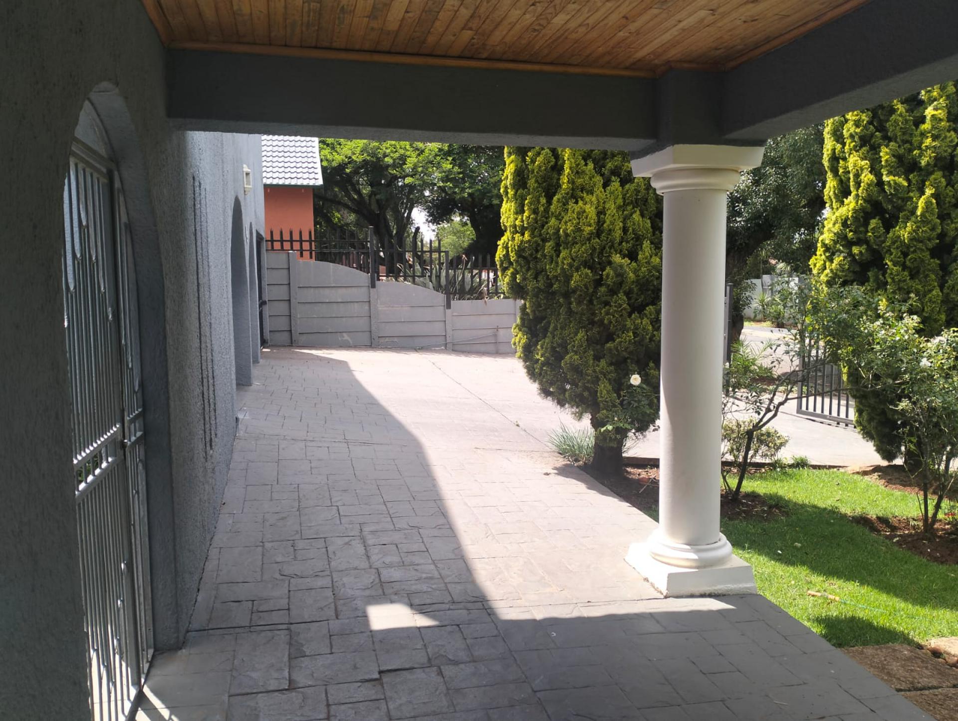  of property in Roodekrans