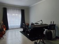  of property in Geelhoutpark