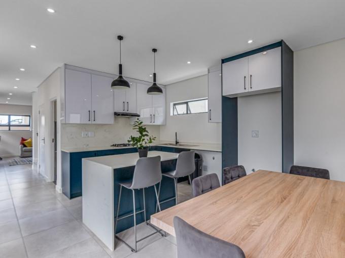 3 Bedroom Simplex for Sale For Sale in Linden - MR704361