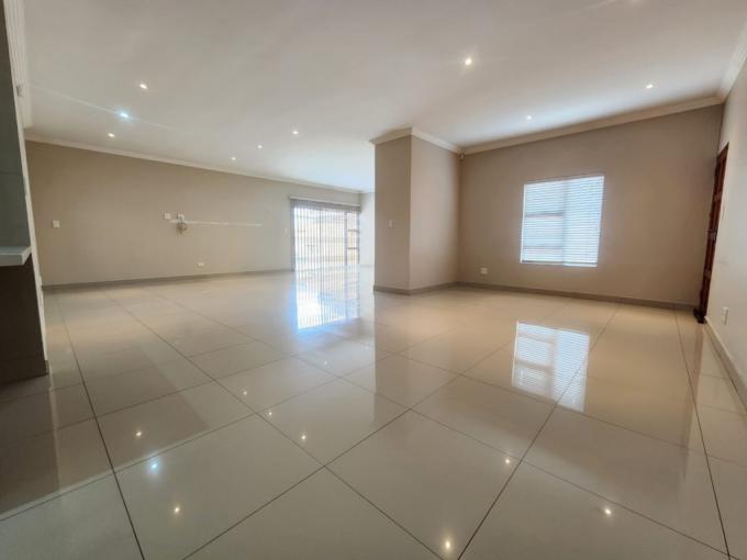 4 Bedroom House for Sale For Sale in New Redruth - MR704364