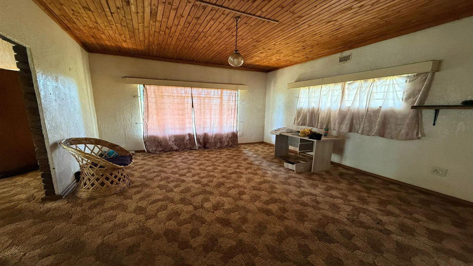 Lounges of property in Belfast