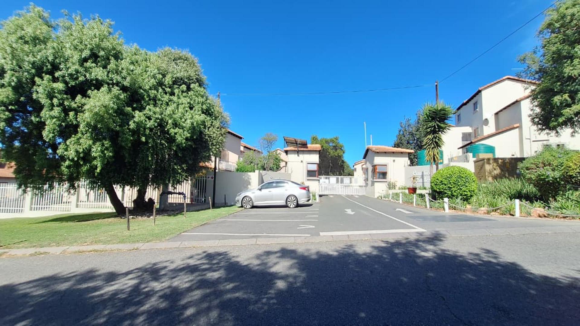 Front View of property in Northwold