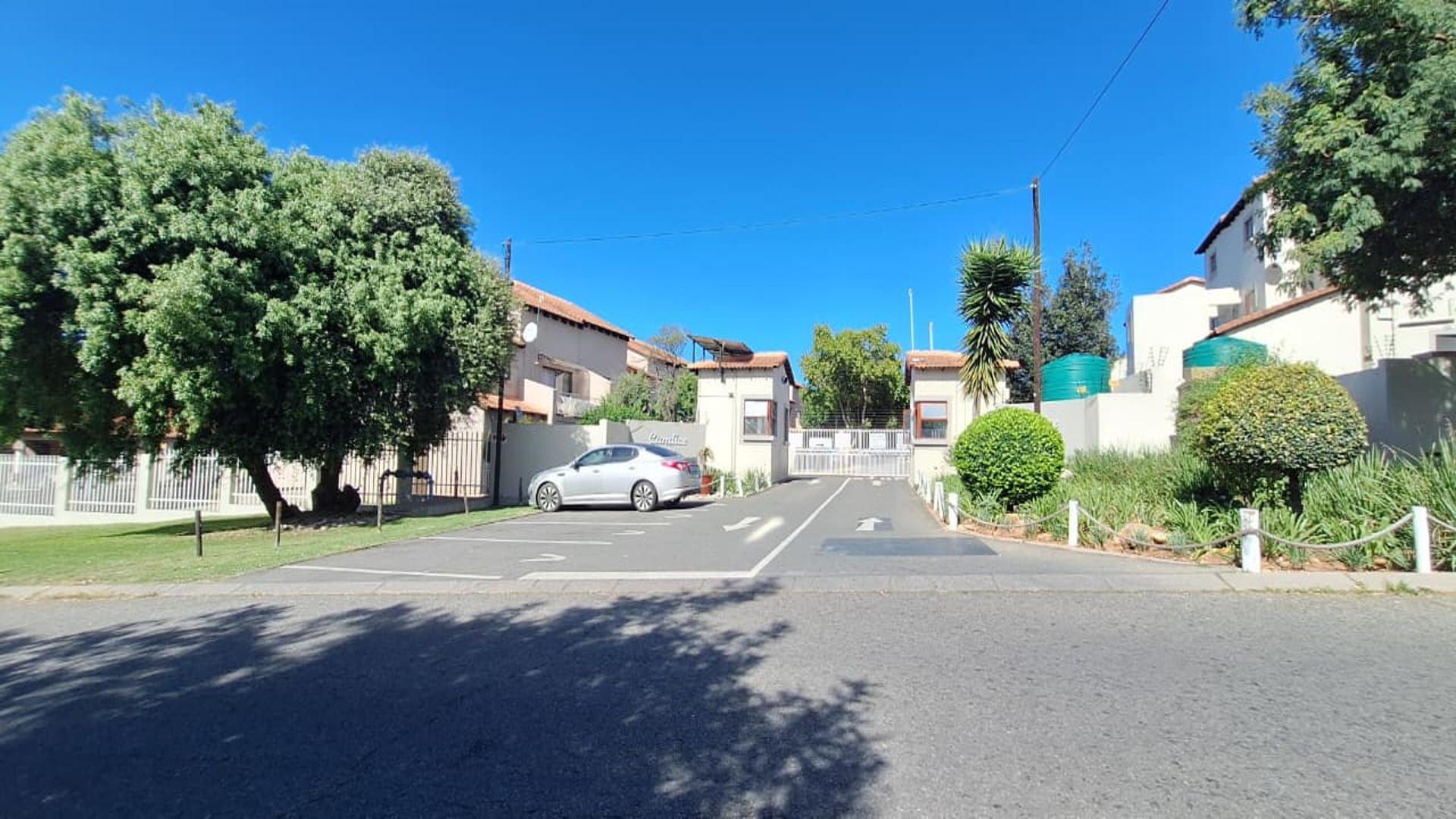 Front View of property in Northwold