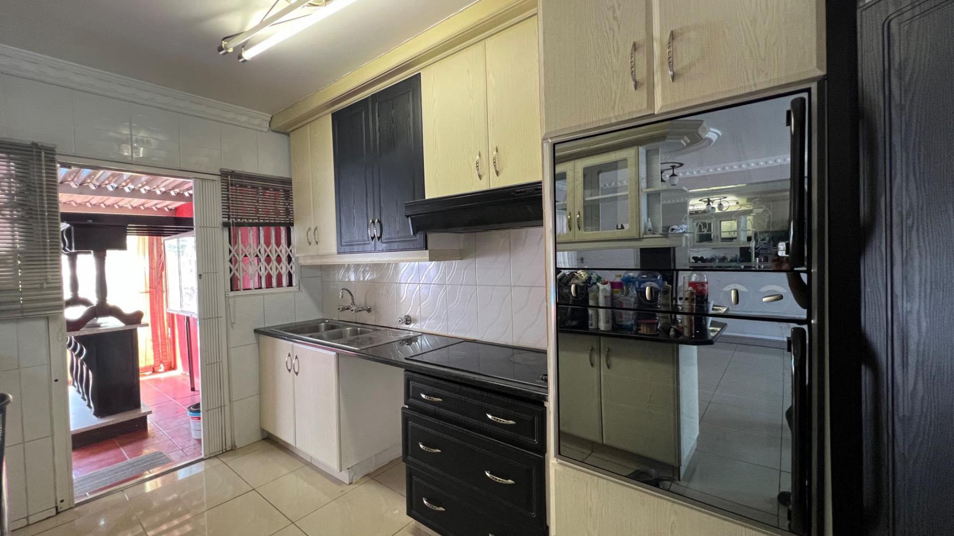 Kitchen of property in Glen Hills (Stanger)