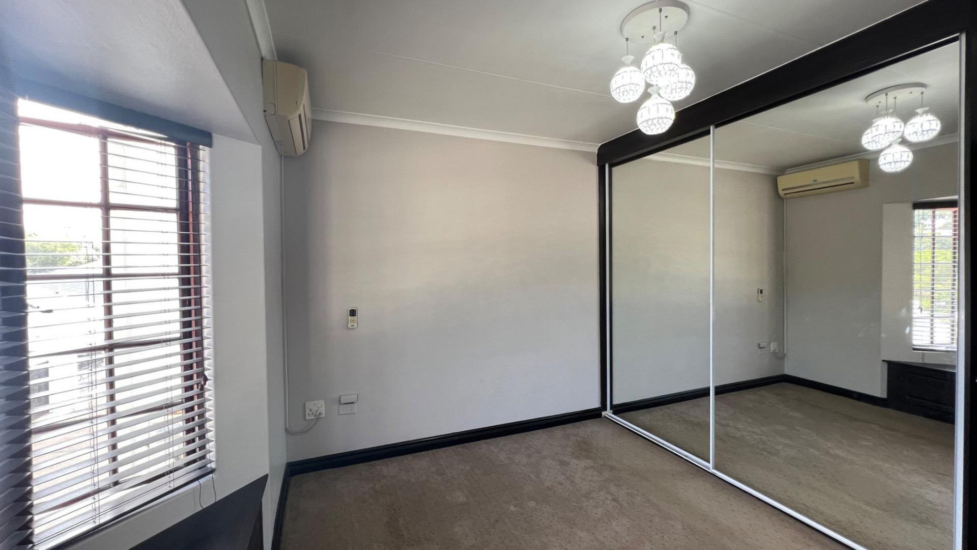 Main Bedroom of property in Glen Hills (Stanger)