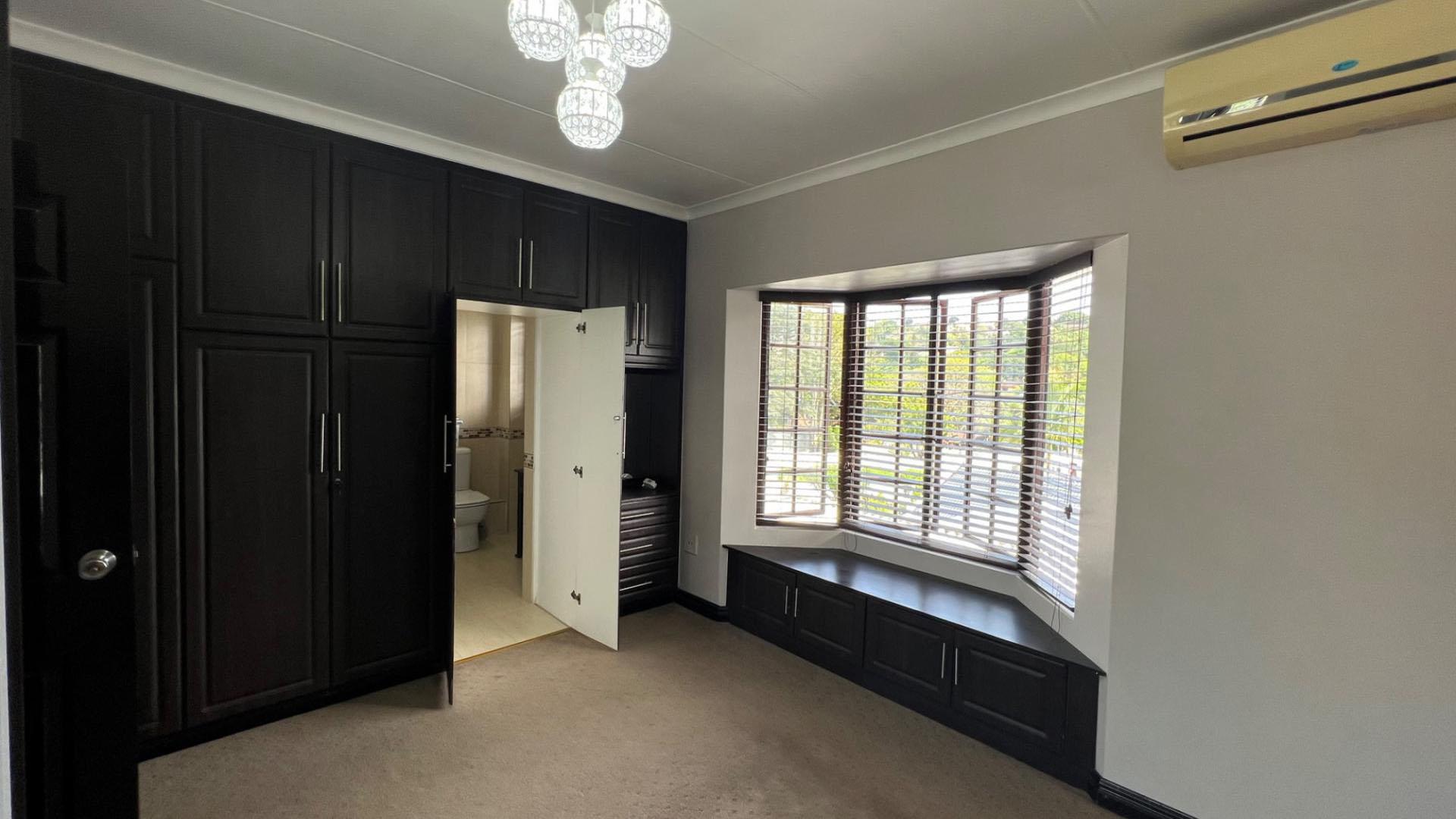 Main Bedroom of property in Glen Hills (Stanger)