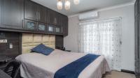 Bed Room 1 of property in Glen Hills (Stanger)