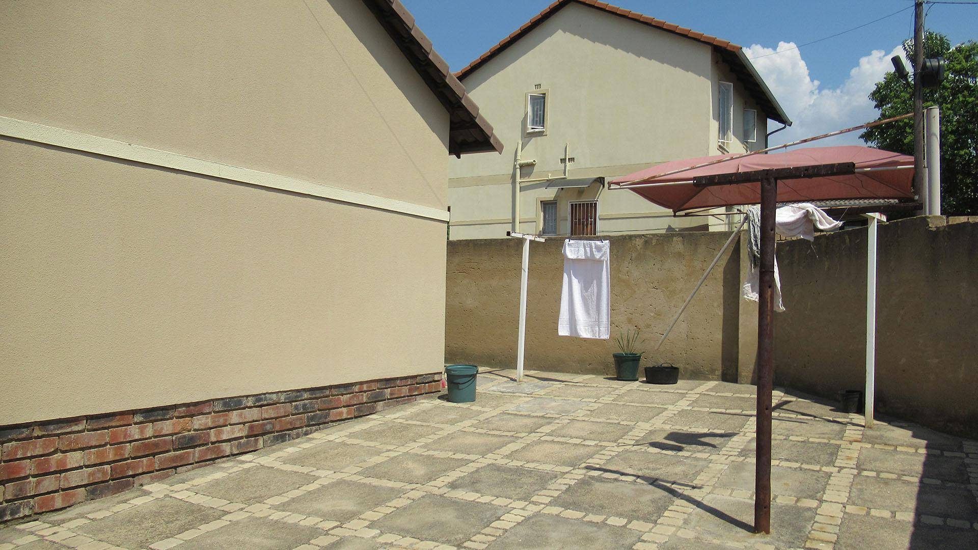 Backyard of property in Bloubosrand