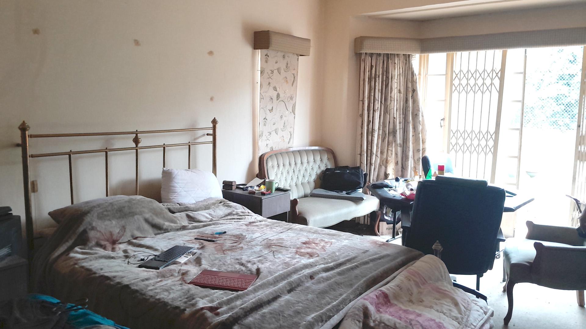 Main Bedroom of property in Scottsville PMB