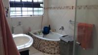 Bathroom 1 of property in Scottsville PMB