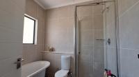 Bathroom 1 - 8 square meters of property in Bryanston