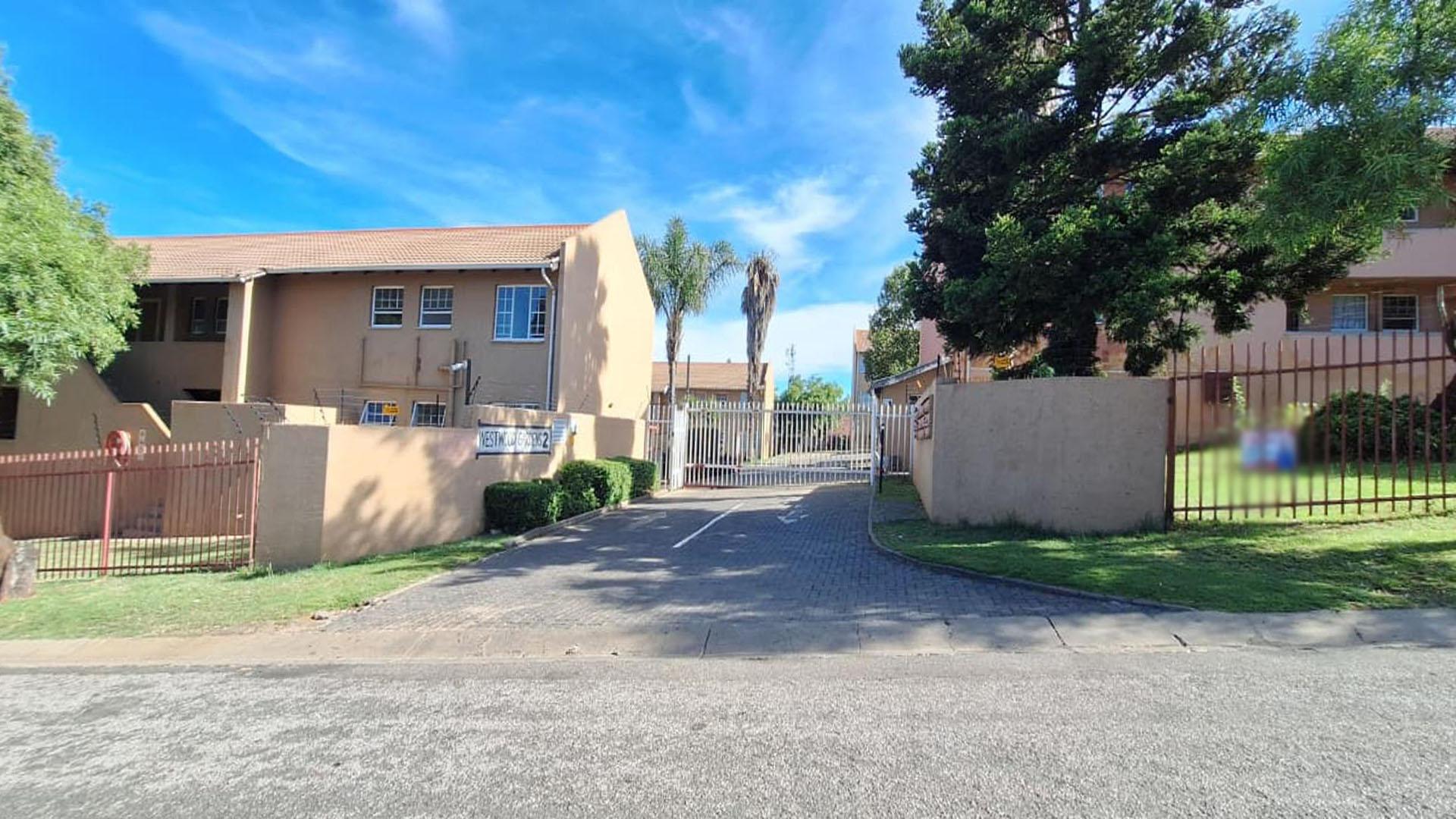 Front View of property in Lindhaven