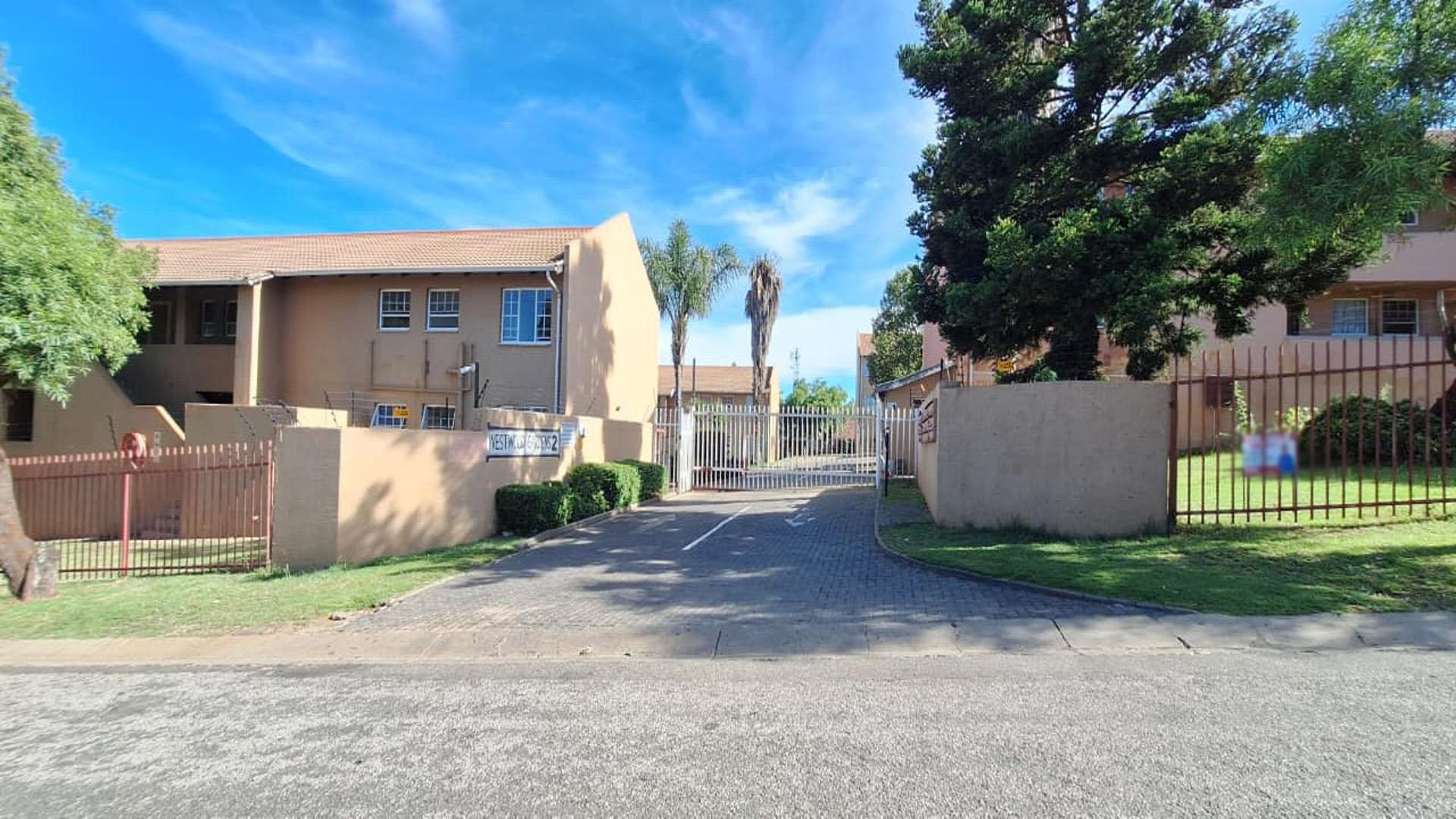 Front View of property in Lindhaven