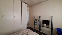 Bed Room 1 - 14 square meters of property in Lindhaven