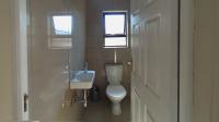 Guest Toilet - 3 square meters of property in Derdepoortpark