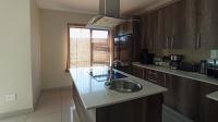 Kitchen - 17 square meters of property in Derdepoortpark