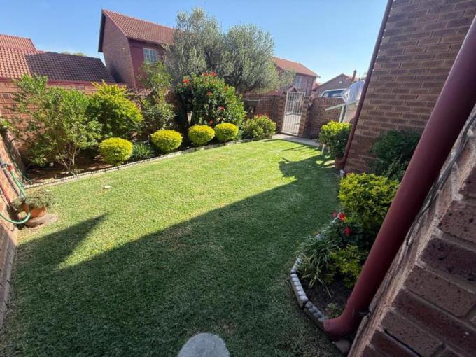 2 Bedroom Apartment for Sale For Sale in The Reeds - MR704424