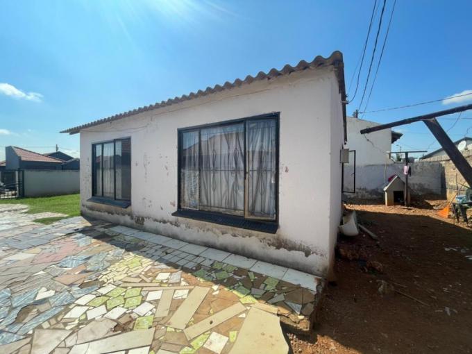 2 Bedroom House for Sale For Sale in Vosloorus Ext 31 - MR704427