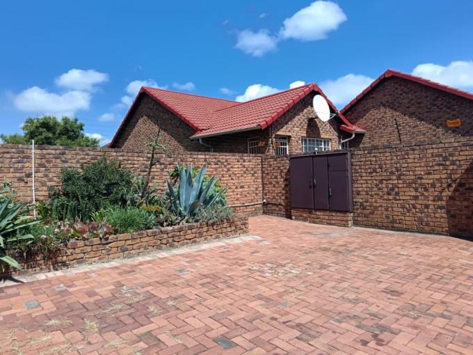 3 Bedroom Simplex for Sale For Sale in Randhart - MR704462