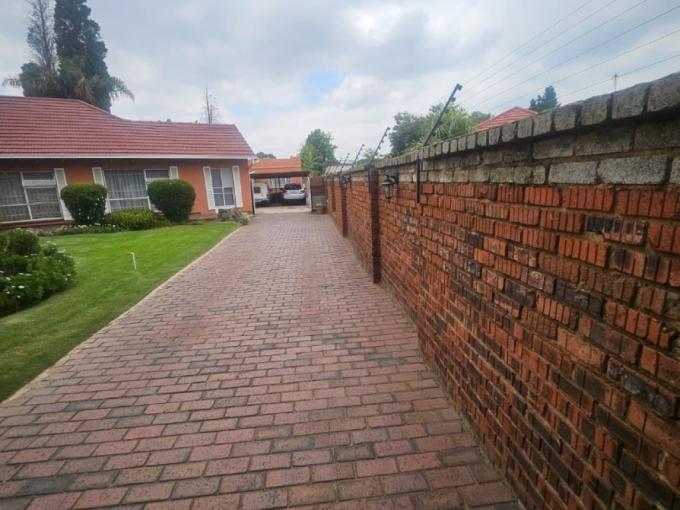 6 Bedroom House for Sale For Sale in Rewlatch - MR704470